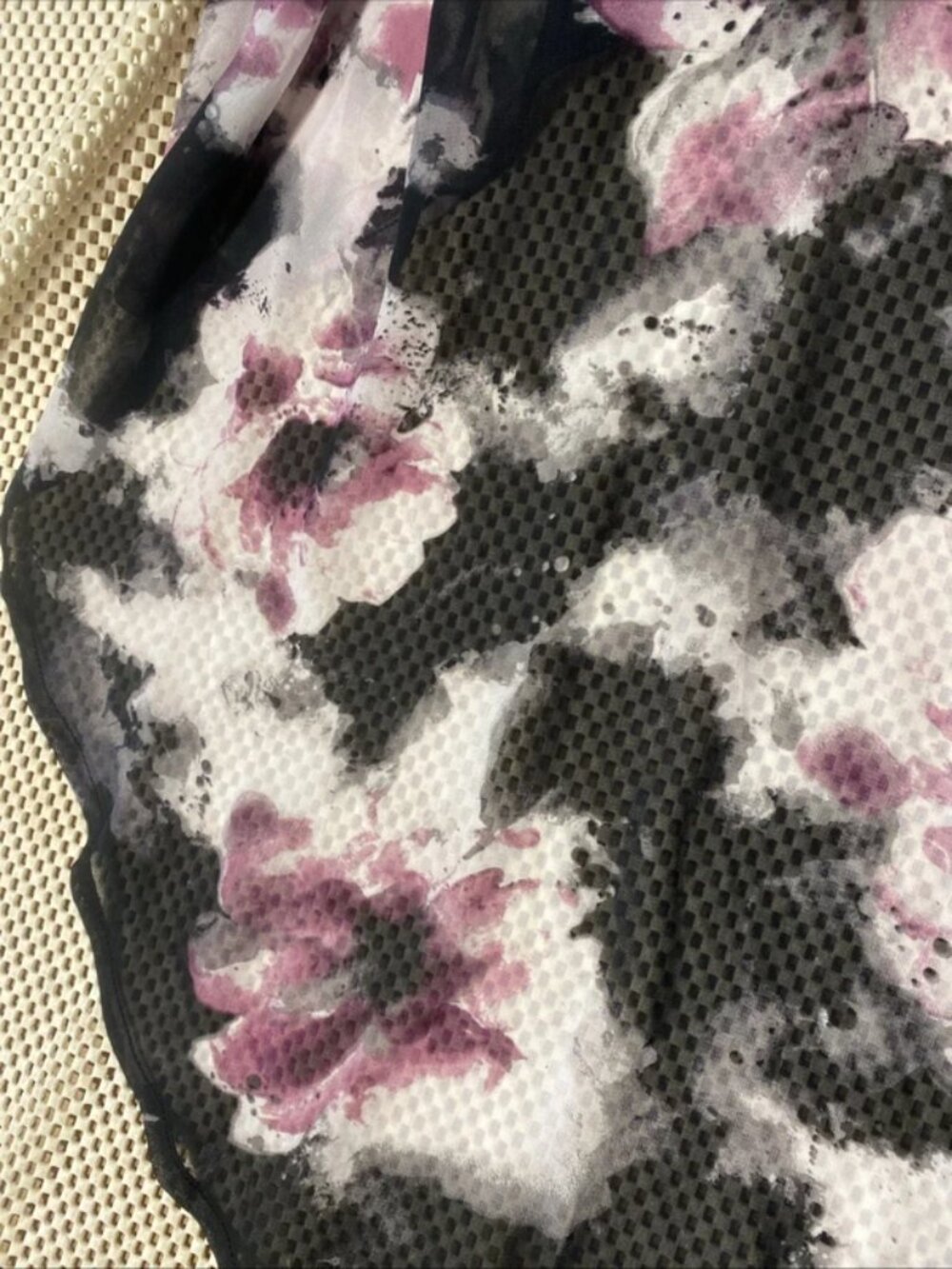 Torrid Womens Hi Low Tank Top Size 2 Black Pink Floral Round Neck Sleeveless - Picture 5 of 5